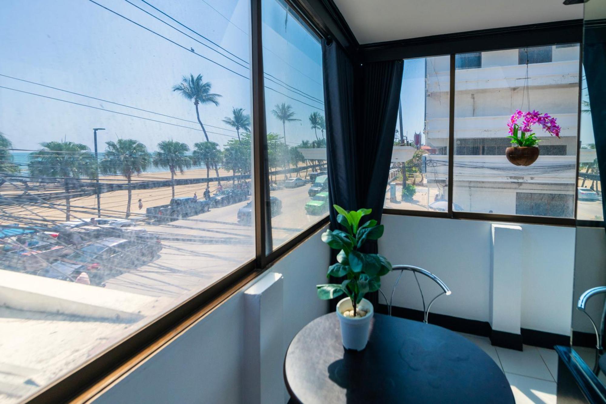 Happy Jomtien - Beachfront 部屋 写真