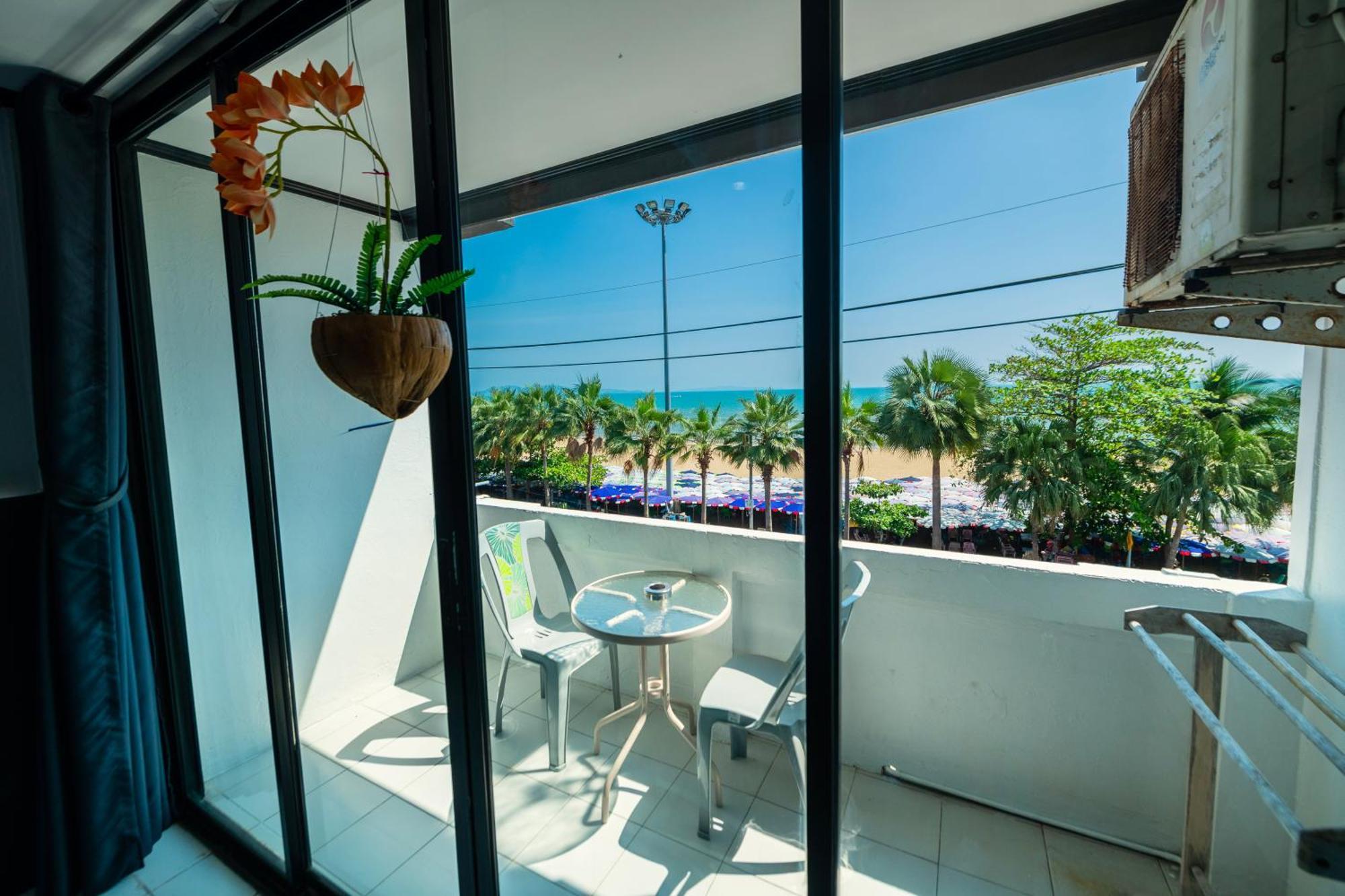 Happy Jomtien - Beachfront 部屋 写真